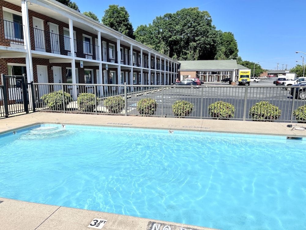 Hamilton Inn Jonesville NC - photo 33