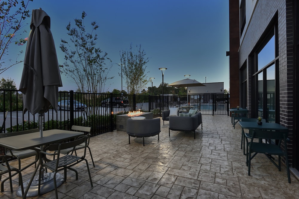 Holiday Inn Express & Suites Spring Woodlands Area by IHG - photo 48
