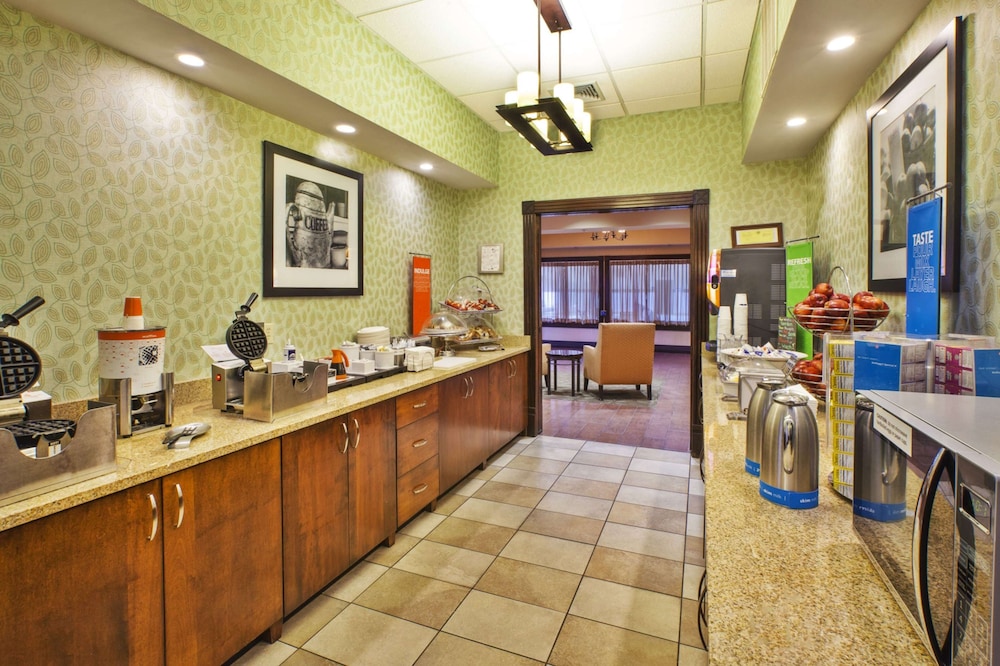 Hampton Inn Gaylord - photo 18