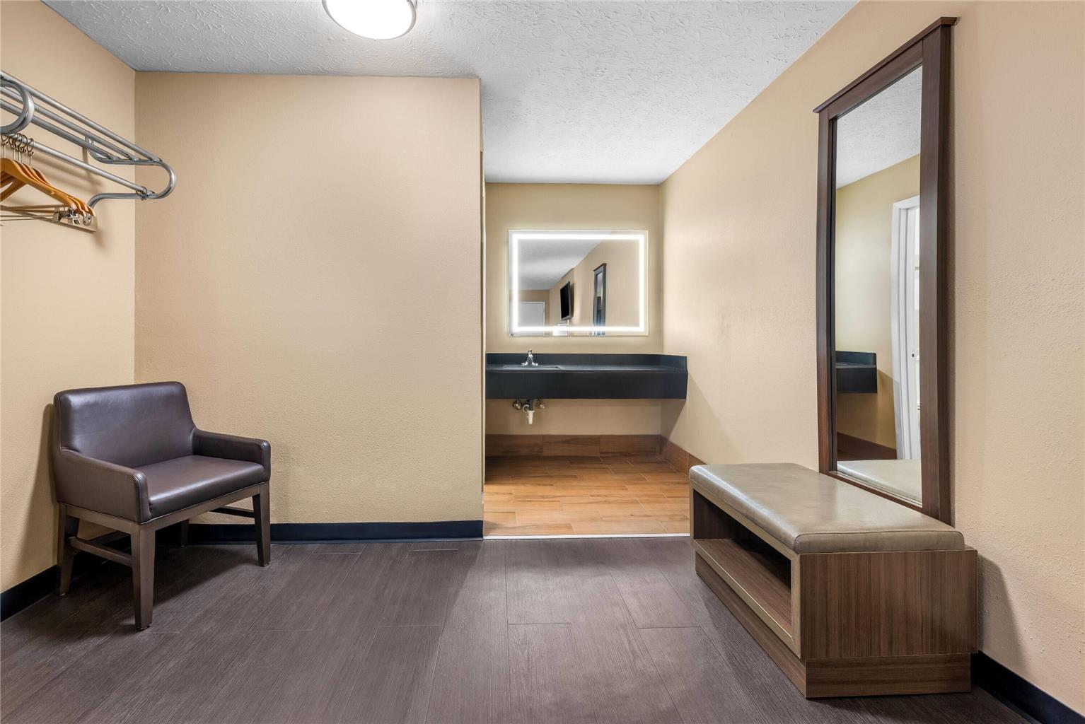Super 8 by Wyndham Gadsden AL - photo 39