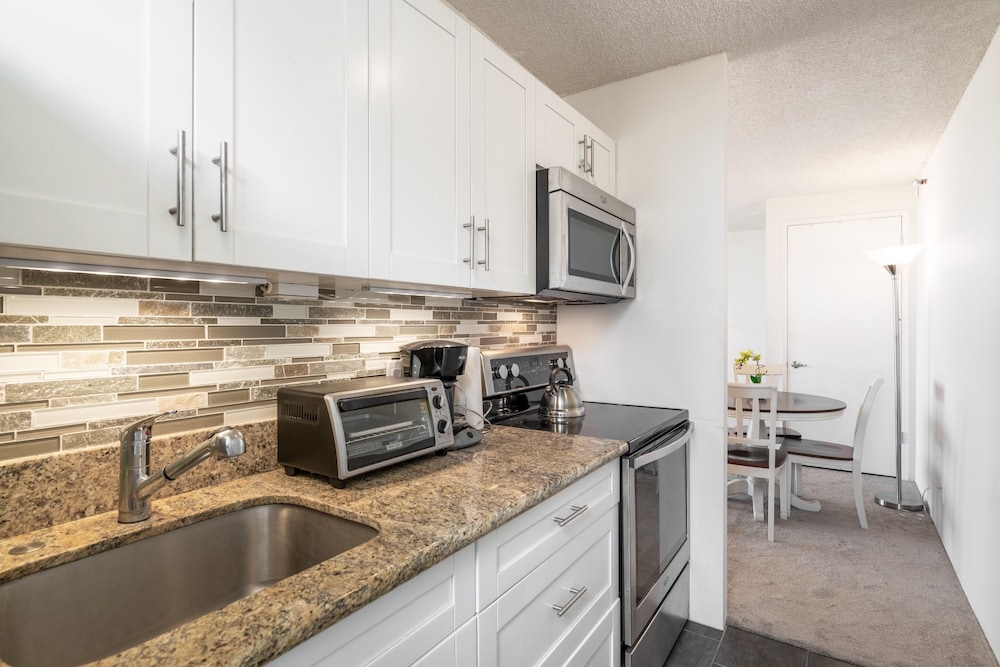 Waikiki Banyan Condo Located One Block From Waikiki Beach by Koko Resort Vacation Rentals - photo 52
