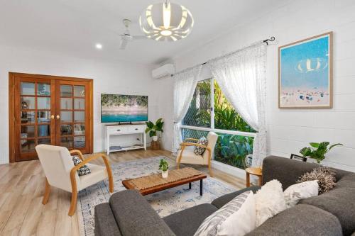 Trinity Beach Family Getaway 4BR Sleeps 10 Pool — Trinity Beach — photo 2