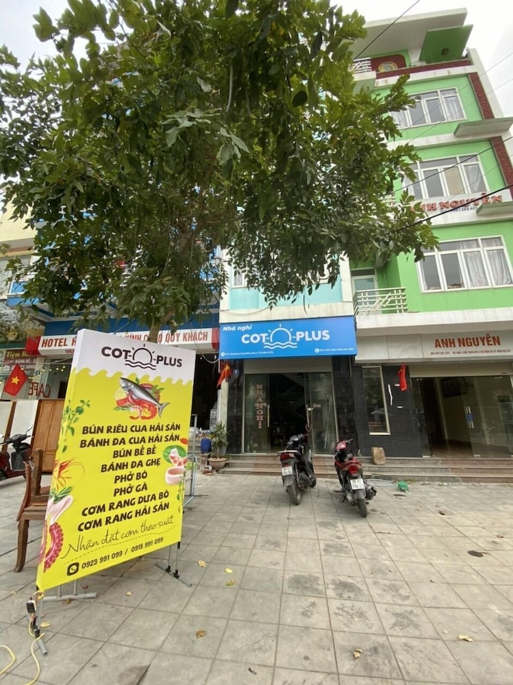 Coto Plus Hotel & Restaurant in Co To, Vietnam