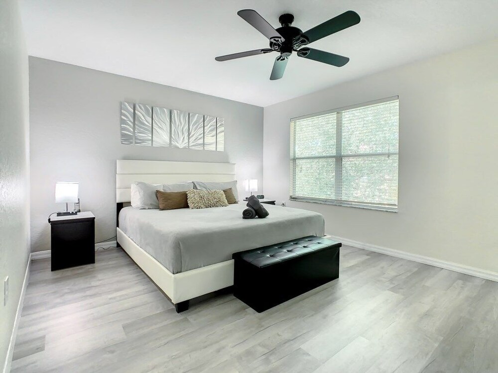New 4 Bed Regal Palms Resort - photo 2