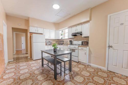 Private BR Wlk to NYC Train 3 — 4-Star Luxury Hotel in Bayonne, United States