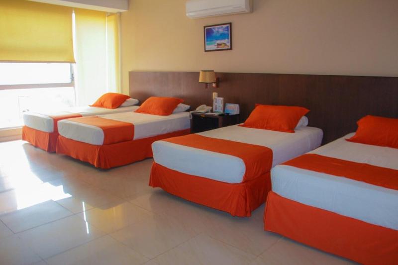 Hotel Los Almendros — hotel in Manta