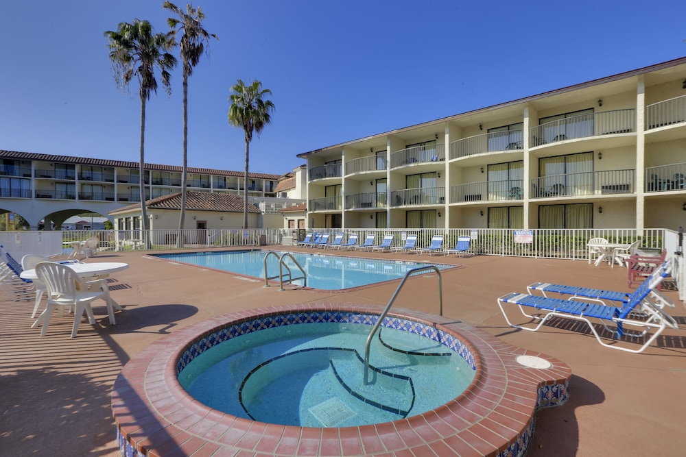 Vista Inn Lake Tarpon - photo 41