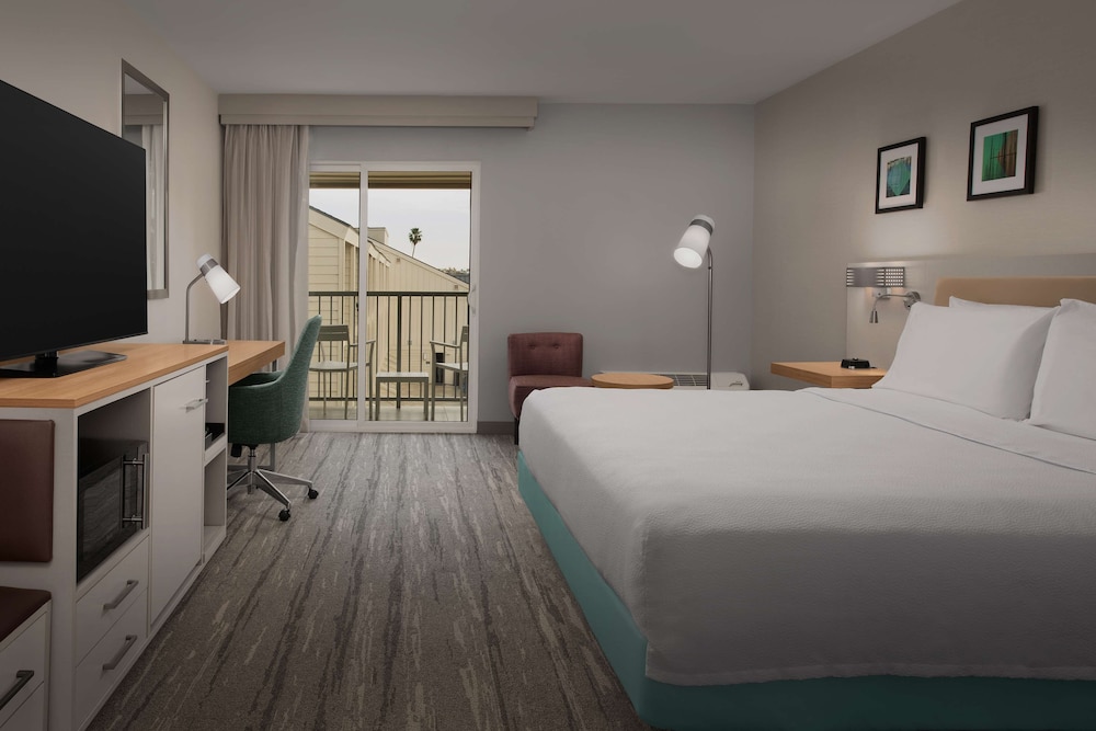 Hilton Garden Inn Marina Del Rey - photo 11