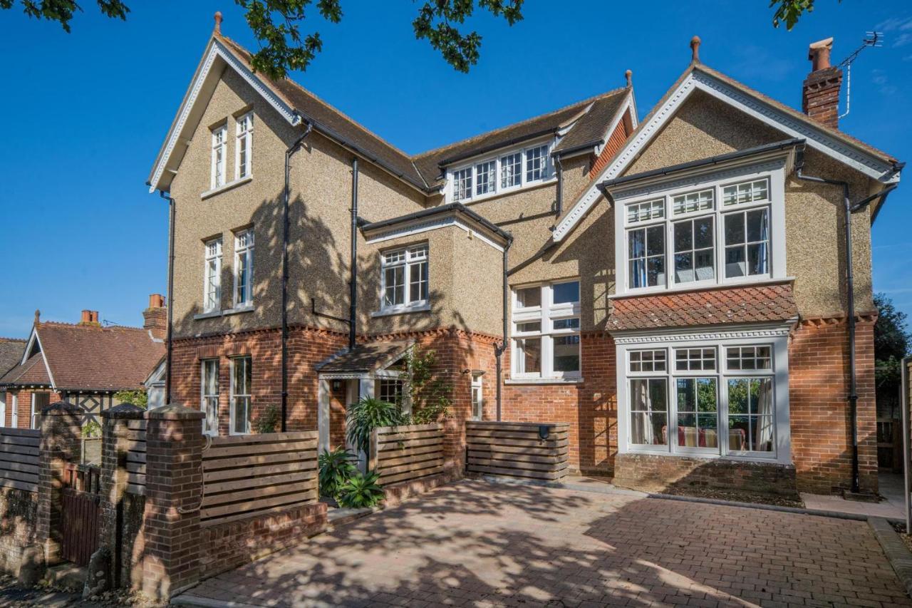 Bay House — 4-Star Luxury Hotel in Seaview, United Kingdom