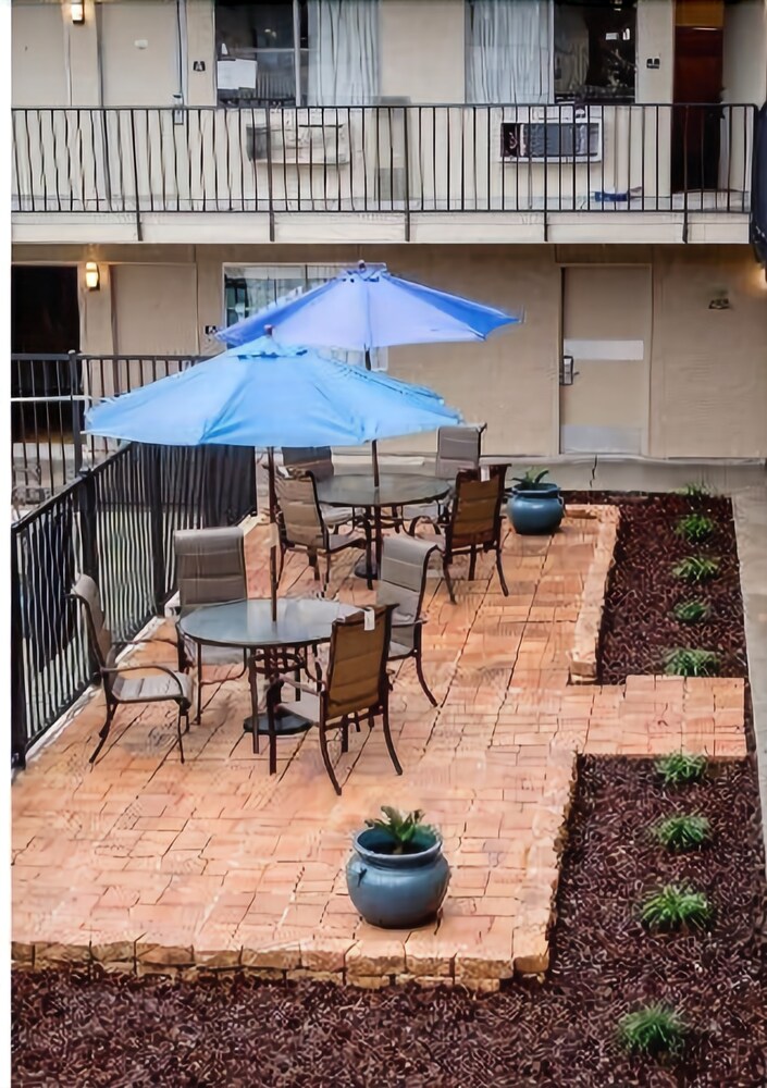 Capital O Hotel Richmond Hill Savannah area I 95 - photo 30
