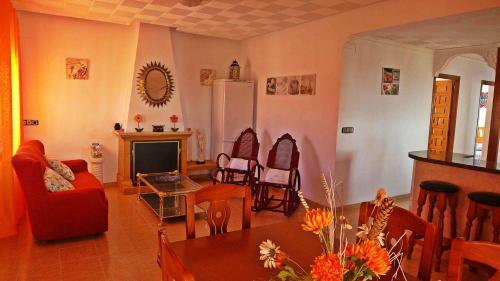 Chalet Con Piscina Playa De Oliva — 4-Star Luxury Hotel in Oliva, Spain