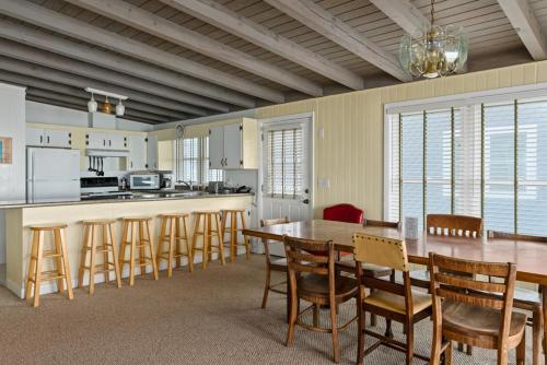Admiral's Quarters by Oak Island Accommodations - photo 9