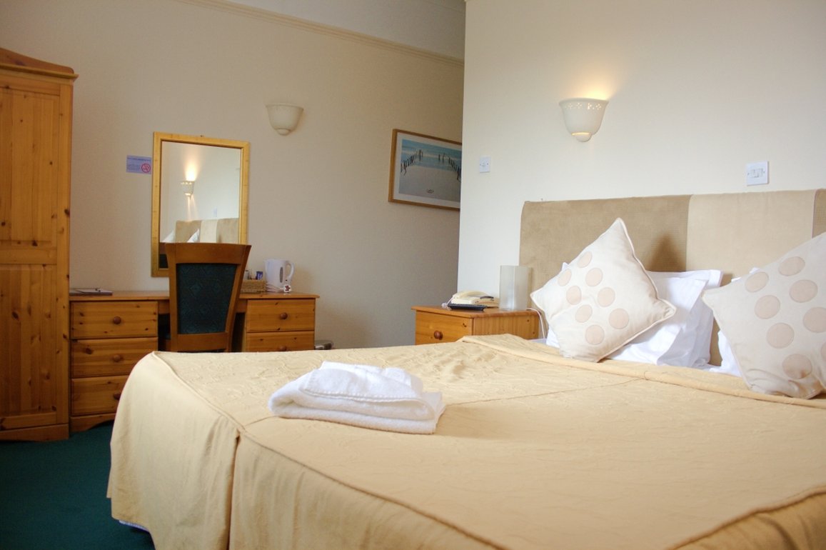 Bowood Park Hotel
