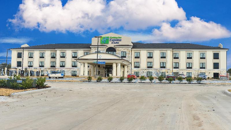 Holiday Inn Express & Suites Cuero by IHG — hotel in Cuero
