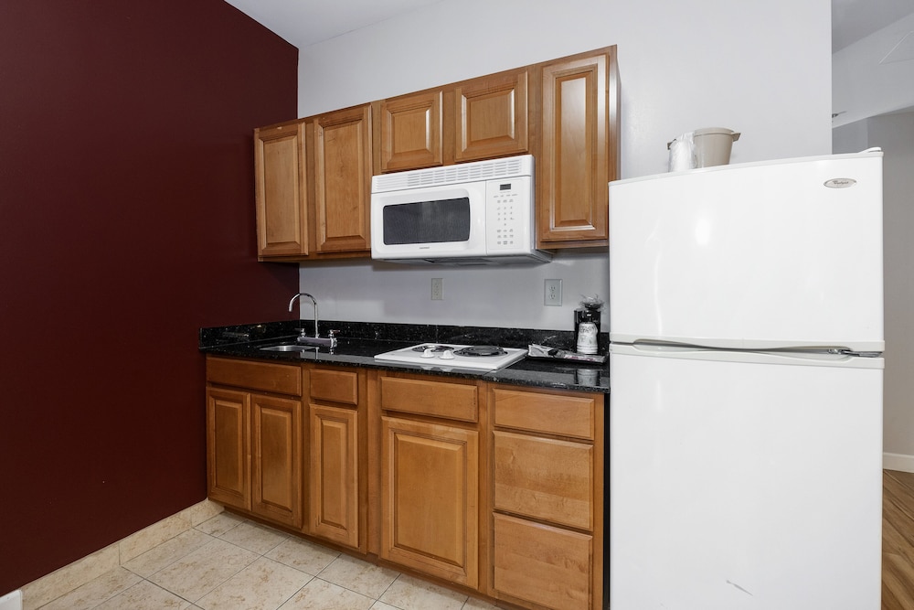 Red Roof Inn & Suites Wilson - photo 27