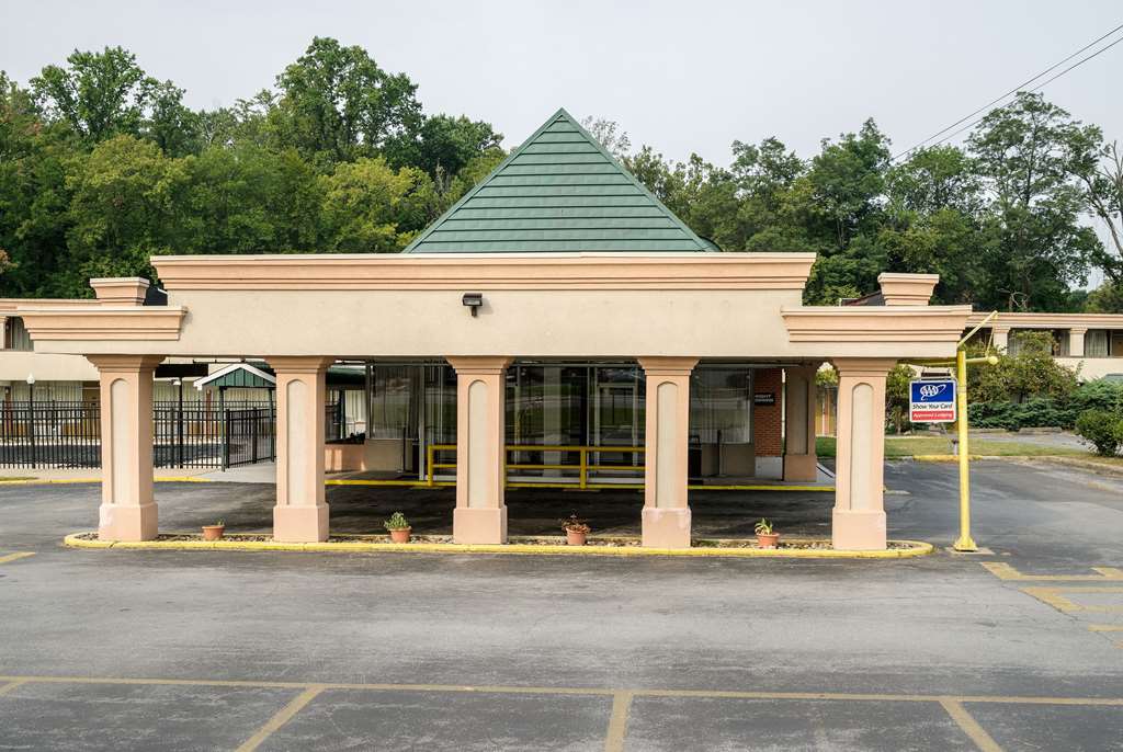 Rodeway Inn University Newark - photo 2