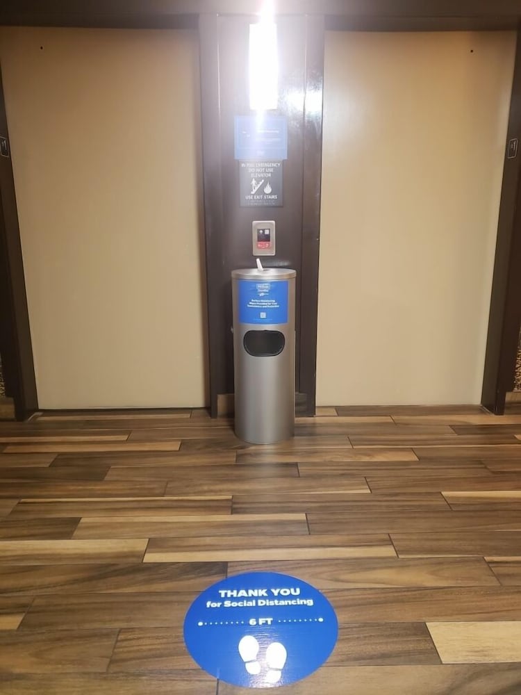 Hampton Inn Clackamas - photo 26