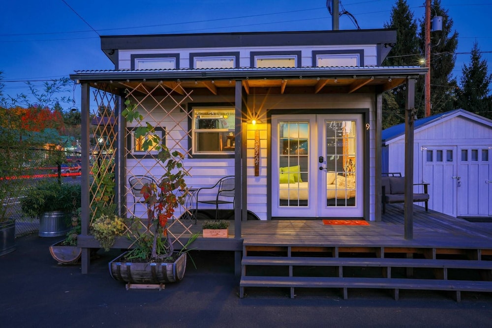 Tiny Digs Hotel of Tiny Houses - photo 135