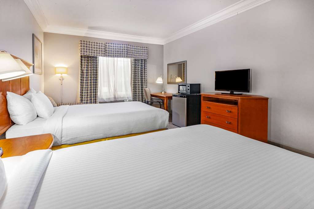 Days Inn by Wyndham Altavista - photo 21