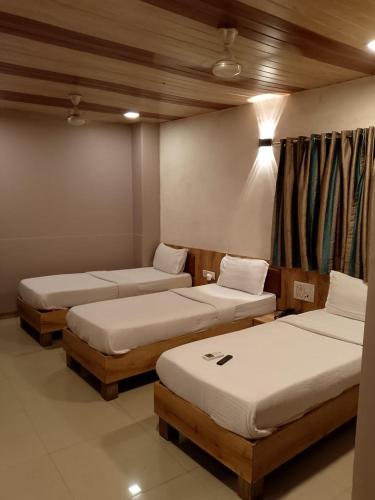 Hotel Airport intl airport Near to Mumbai Airport & BKC US Consulate