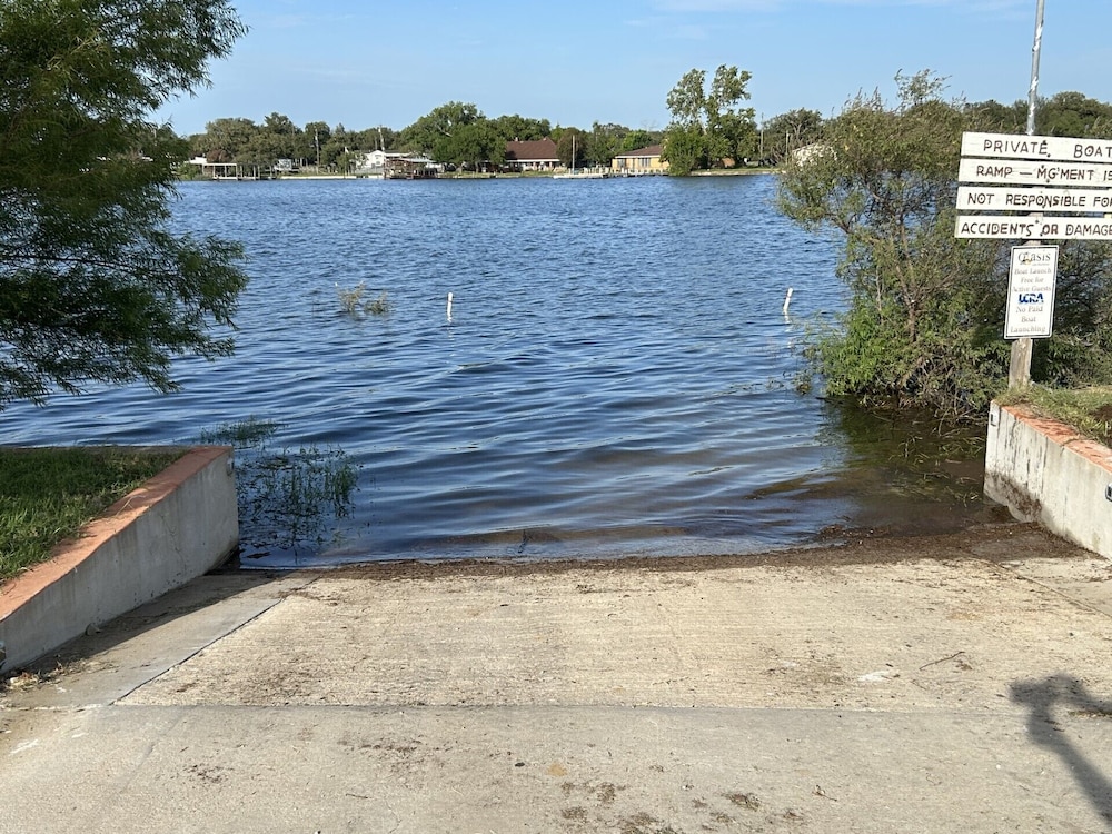 Oasis Lake Buchanan - photo 40