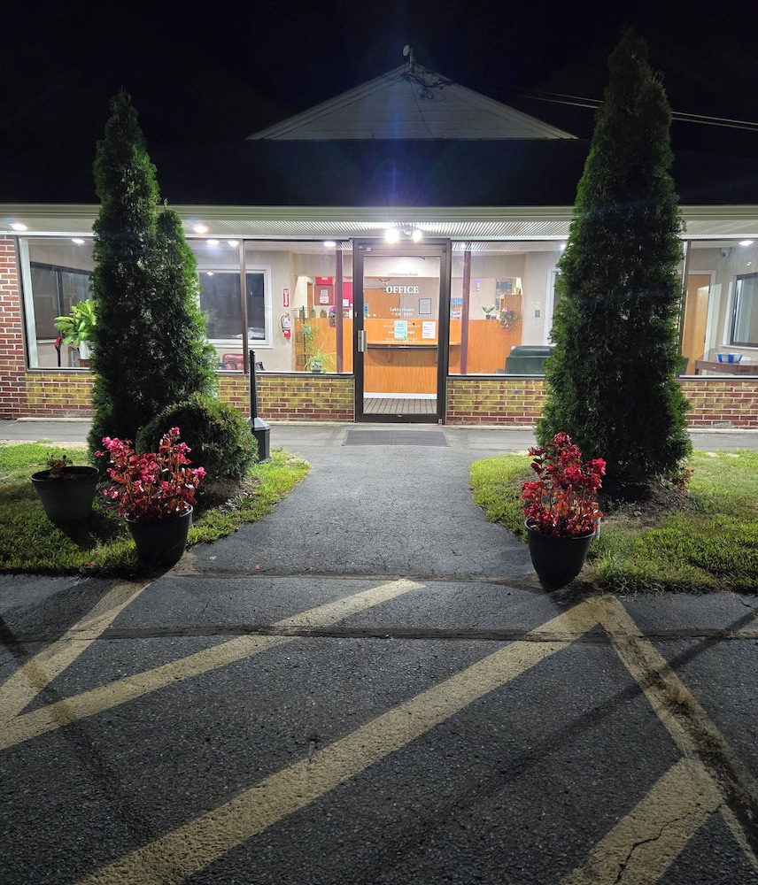 Ayer Motor Inn - carbon neutral hotel in Ayer