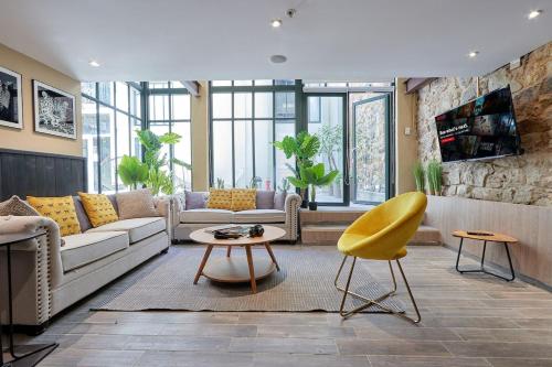 AmazINN Places Casco Viejo Design Pool X — 4-Star Luxury Hotel in Panama, Panama