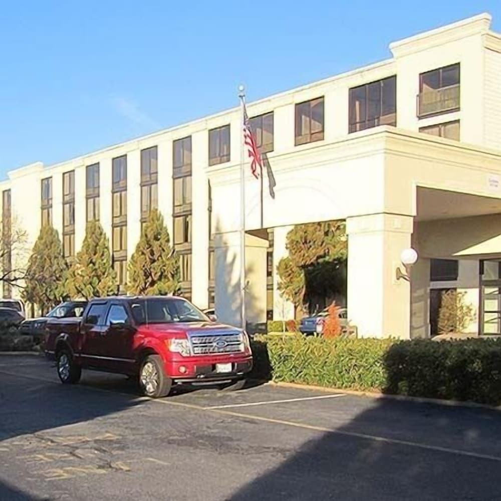 Hotel I 64 Richmond - photo 16