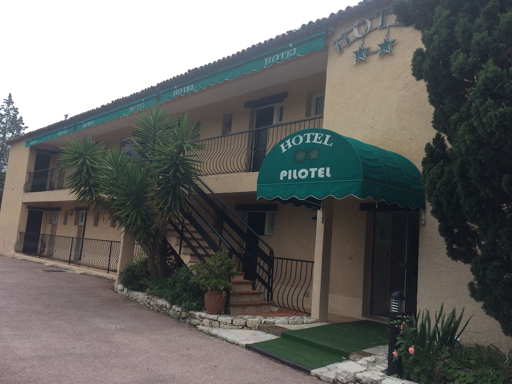 Hotel Pilotel - last minute hotel in Antibes