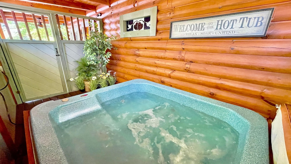 Snoozers Hollow - last minute hotel in Sevierville