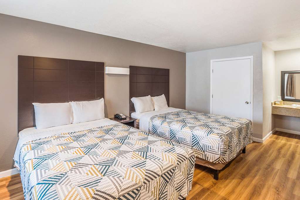 Motel6 Dallas TX - photo 18