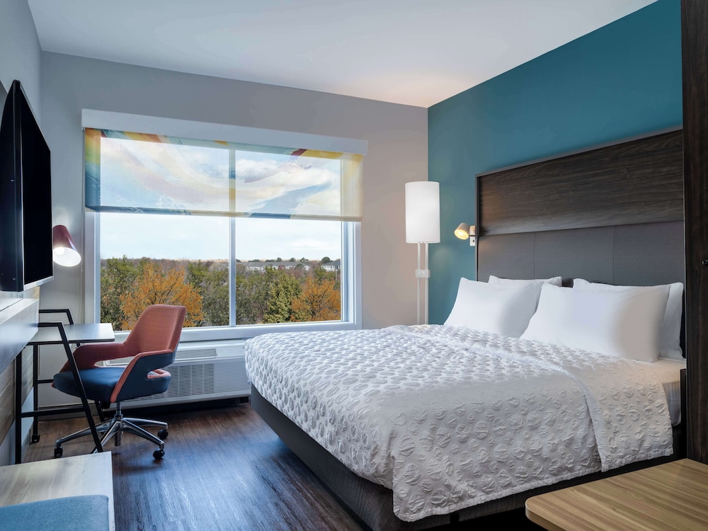 Tru by Hilton Chesapeake Greenbrier - photo 8