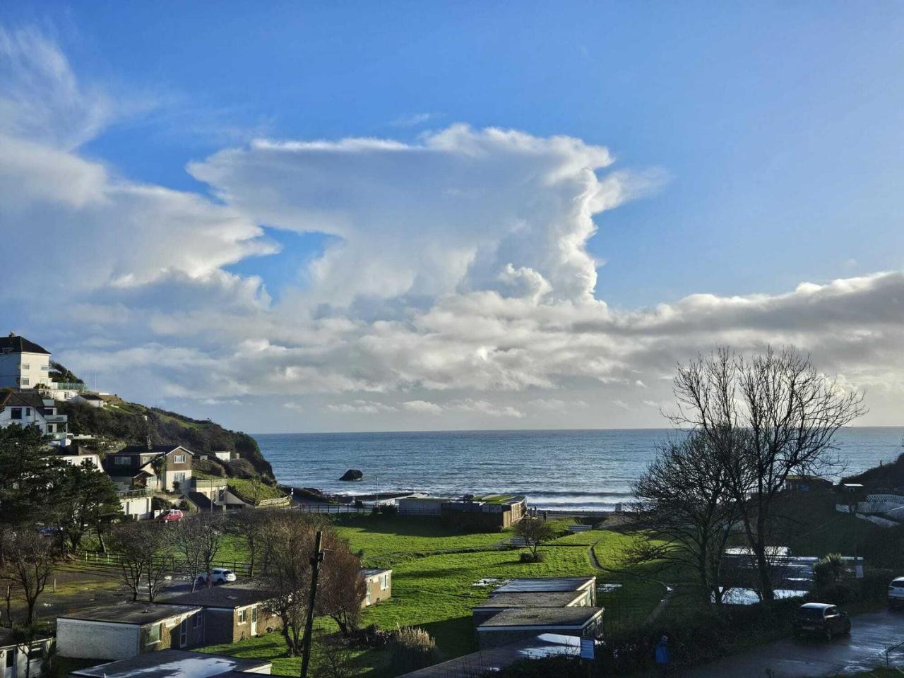 Pet Friendly Sea view Villa Millendreath Looe — 4-Star Luxury Hotel in Looe, United Kingdom