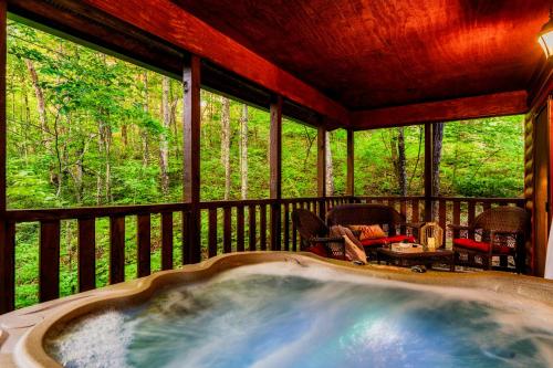 Whole Lotta Love - last minute hotel in Sevierville
