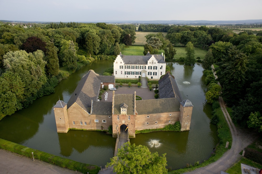 Burg Heimerzheim — hotel in Bonn