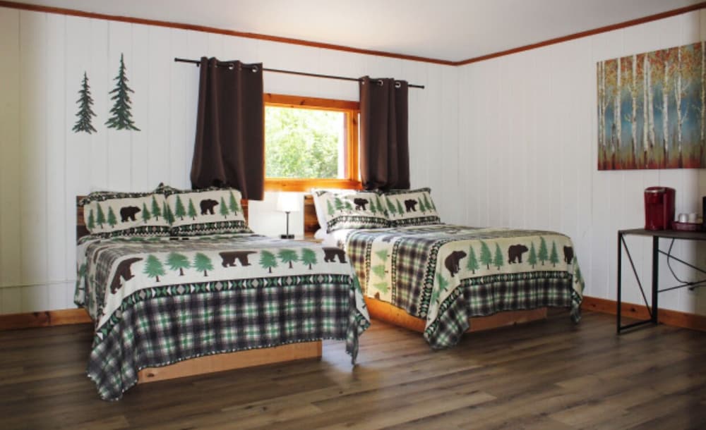 Luzerne Court Motel - photo 9