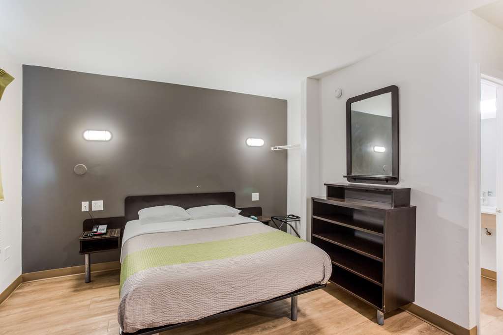 Studio 6 Extended Stay Jacksonville FL South - photo 11
