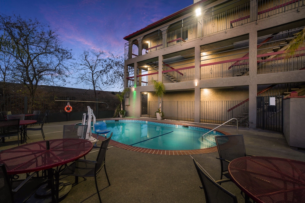 Red Roof Inn Stockton - photo 38