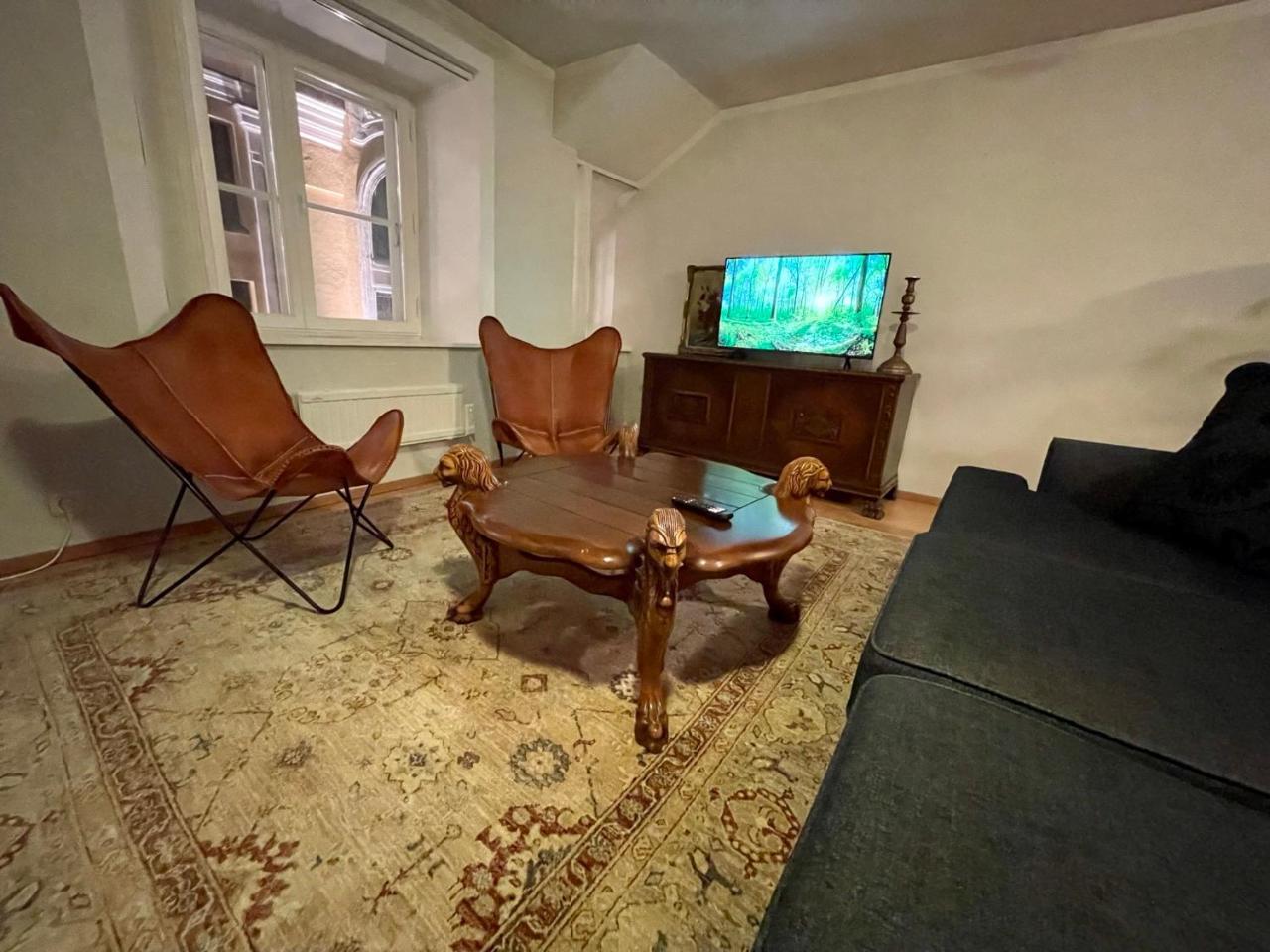 3 bedroom unique apartment in Old Town