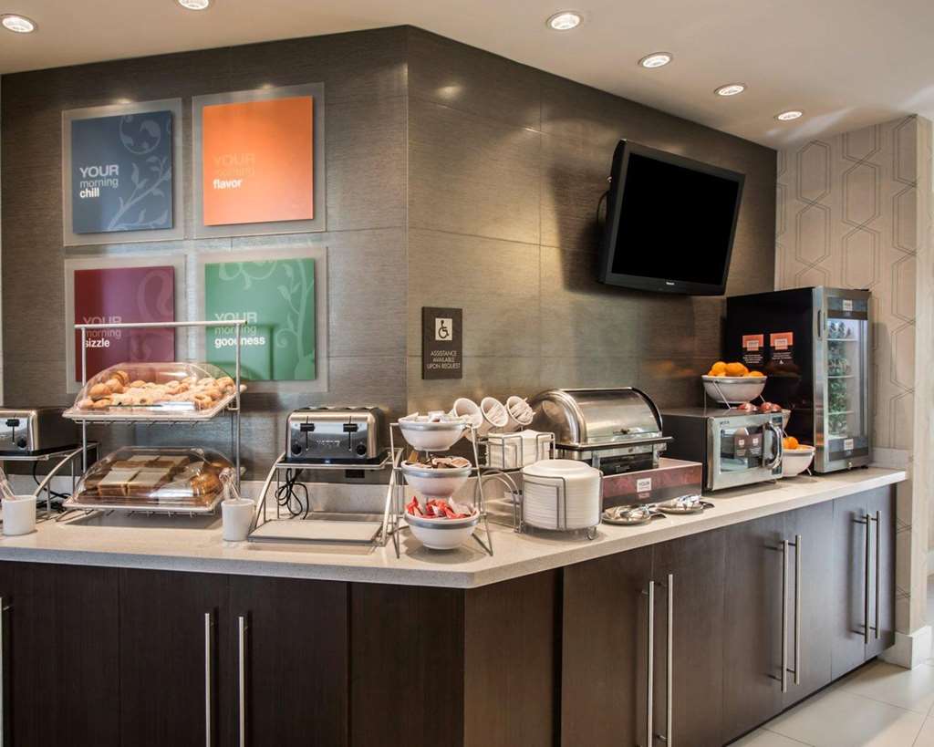 Comfort Suites Miami Airport North - photo 59