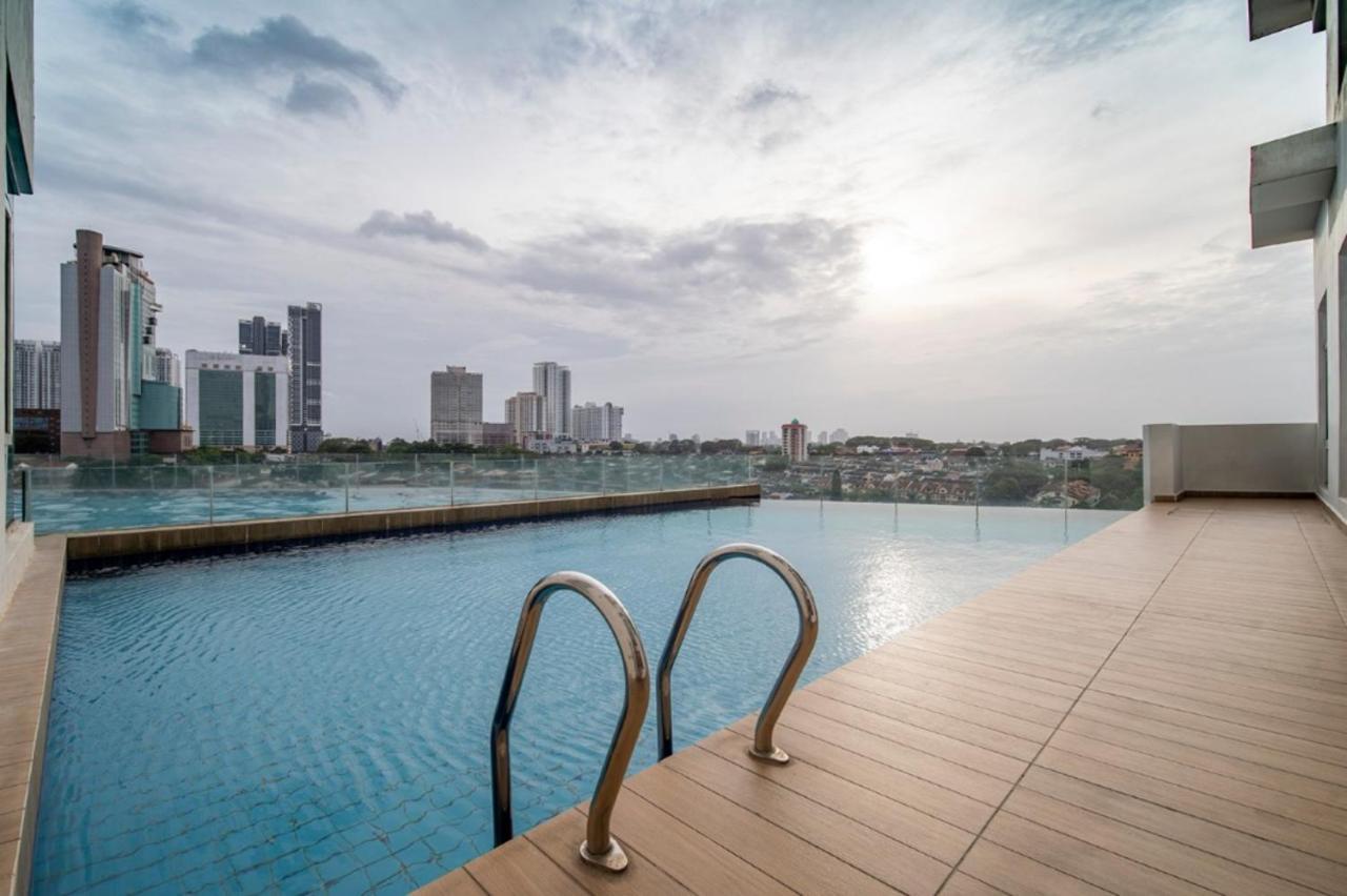 Signature Private Pool 16pax KSL Midvalley — 4-Star Luxury Hotel in Johor Bahru, Malaysia
