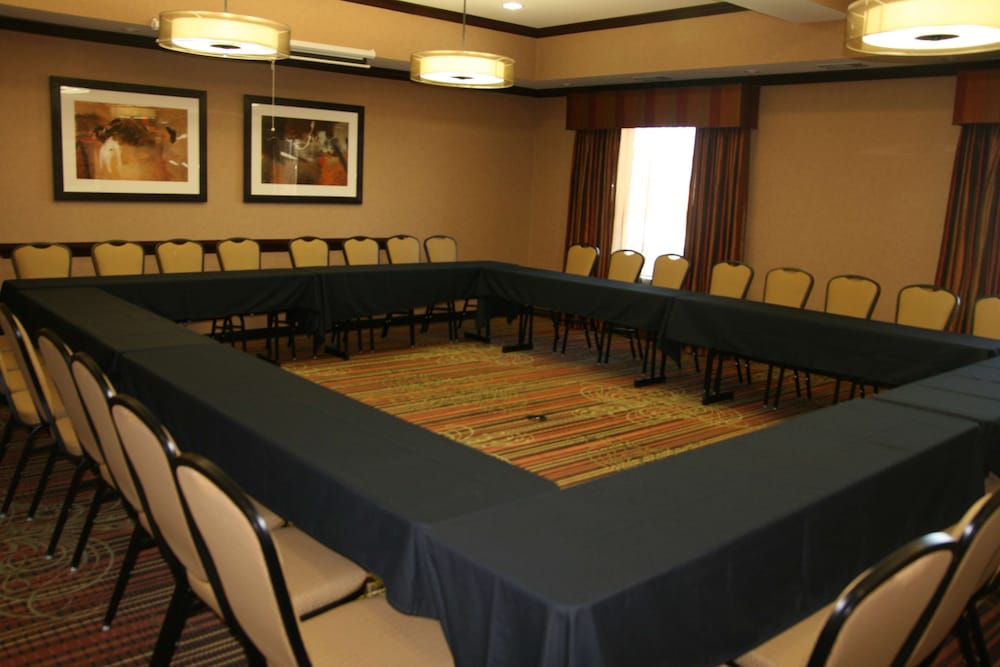 Hampton Inn & Suites New Braunfels - photo 17