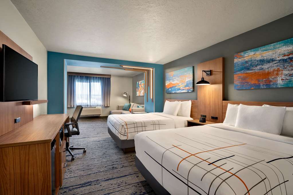 La Quinta Inn & Suites by Wyndham Springfield - photo 35