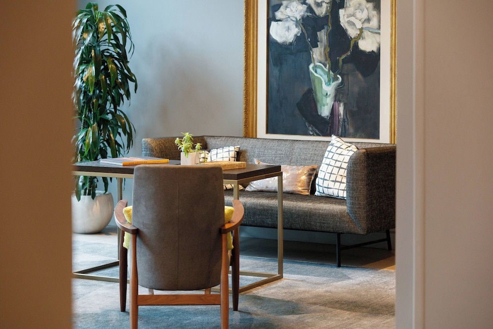 Renaissance Los Angeles Airport Hotel - photo 5