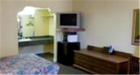 Americas Best Value Inn Huntsville - photo 10