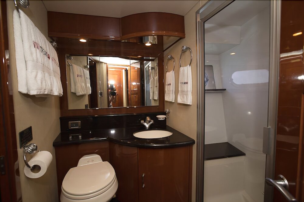 Miami Beach Luxury Yacht Charters - photo 4