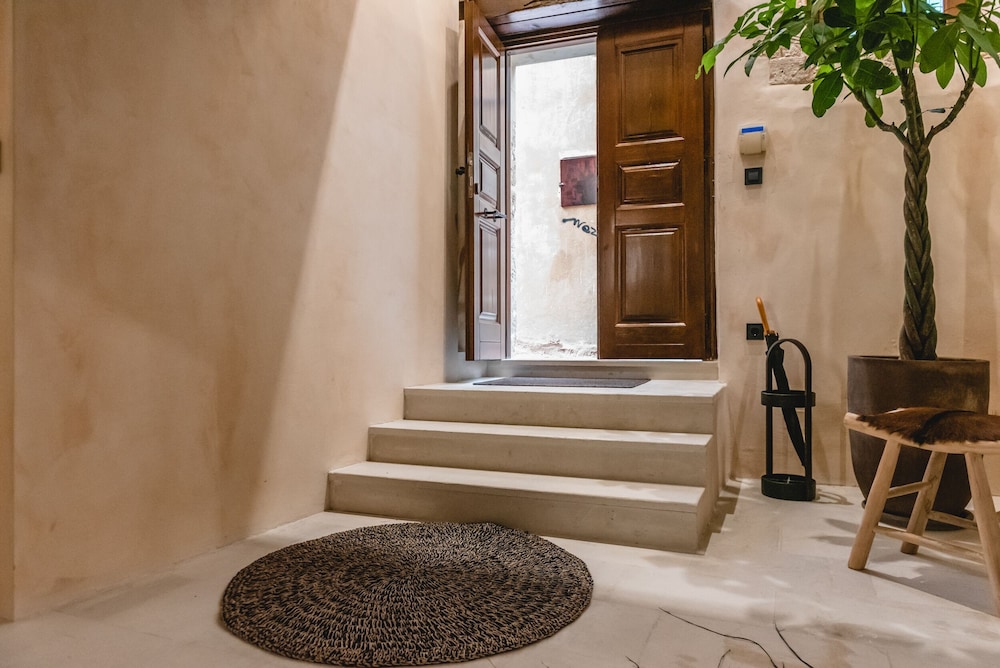 Oniros Residenza Vecchia — 4-Star Luxury Hotel in Chania, Greece