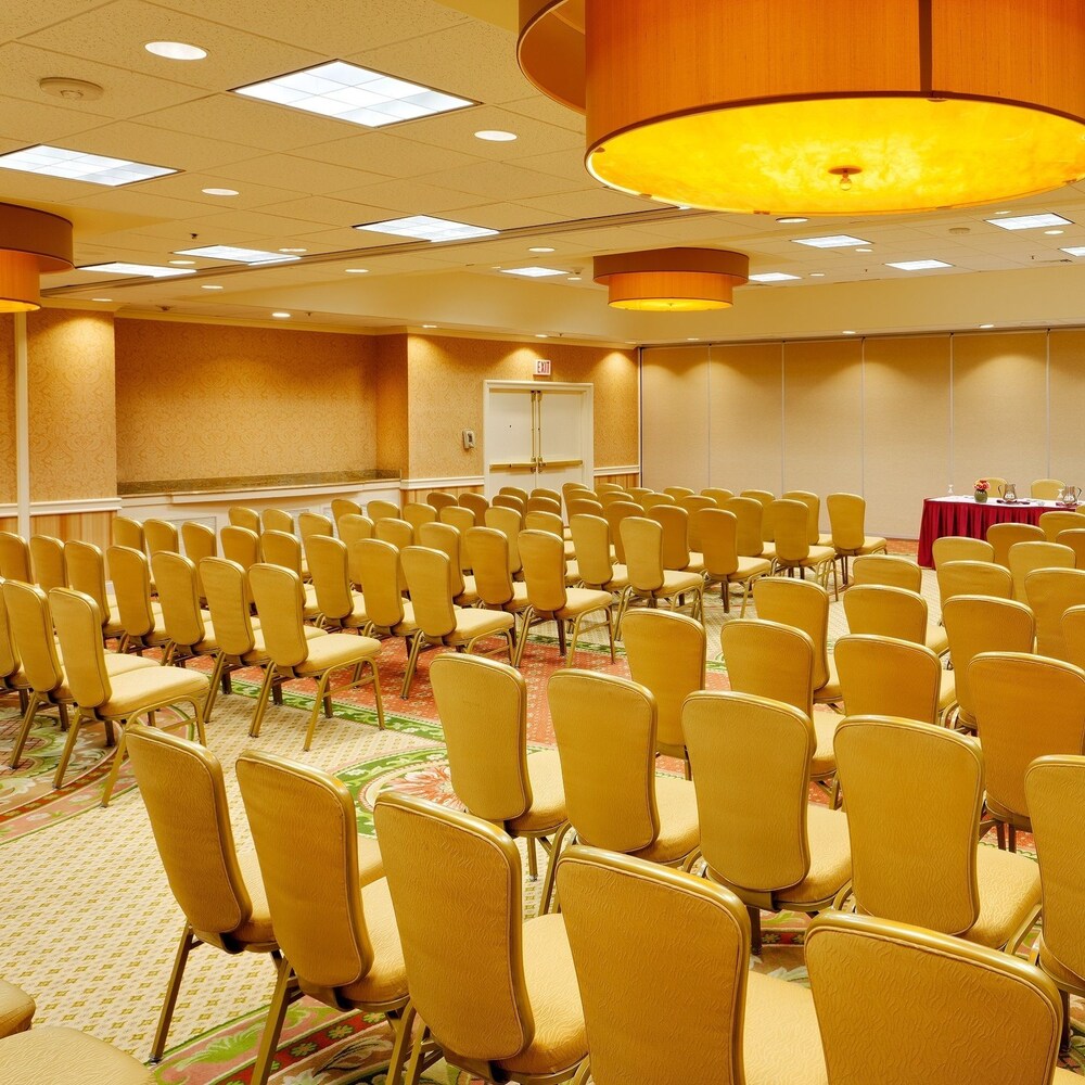 Red Lion Hotel Hartford - photo 14
