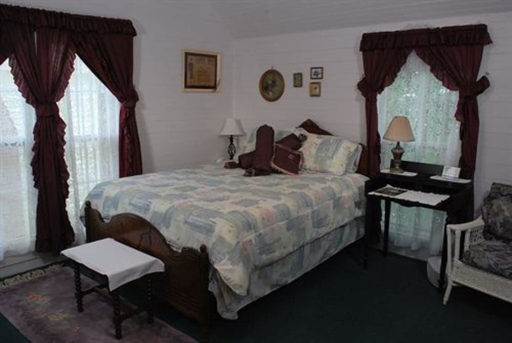 Carrier Houses B&B - photo 8