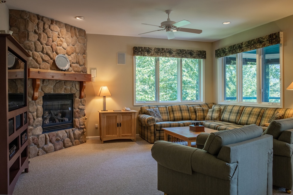 Smugglers' Notch Resort Private Suites - photo 75